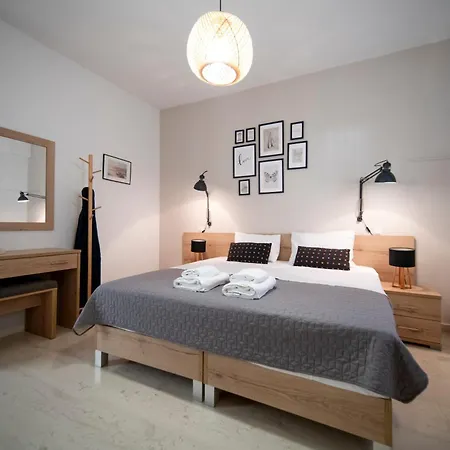 מטלה Teacher'S Apartment מראה חיצוני תמונה